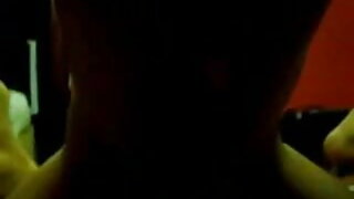 কুকুর ইংলিশ ভিডিও সেক্স ভিডিও তার জিহ্বা দিয়ে জল গ্রহণ