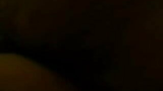 হঠাৎ আন্দোলনের সঙ্গে, সেক্স ইংলিশ ভিডিও তার মলদ্বার মধ্যে হাত ঢুকিয়ে তিনি মলদ্বার এর ঝিল্লি অশ্রু